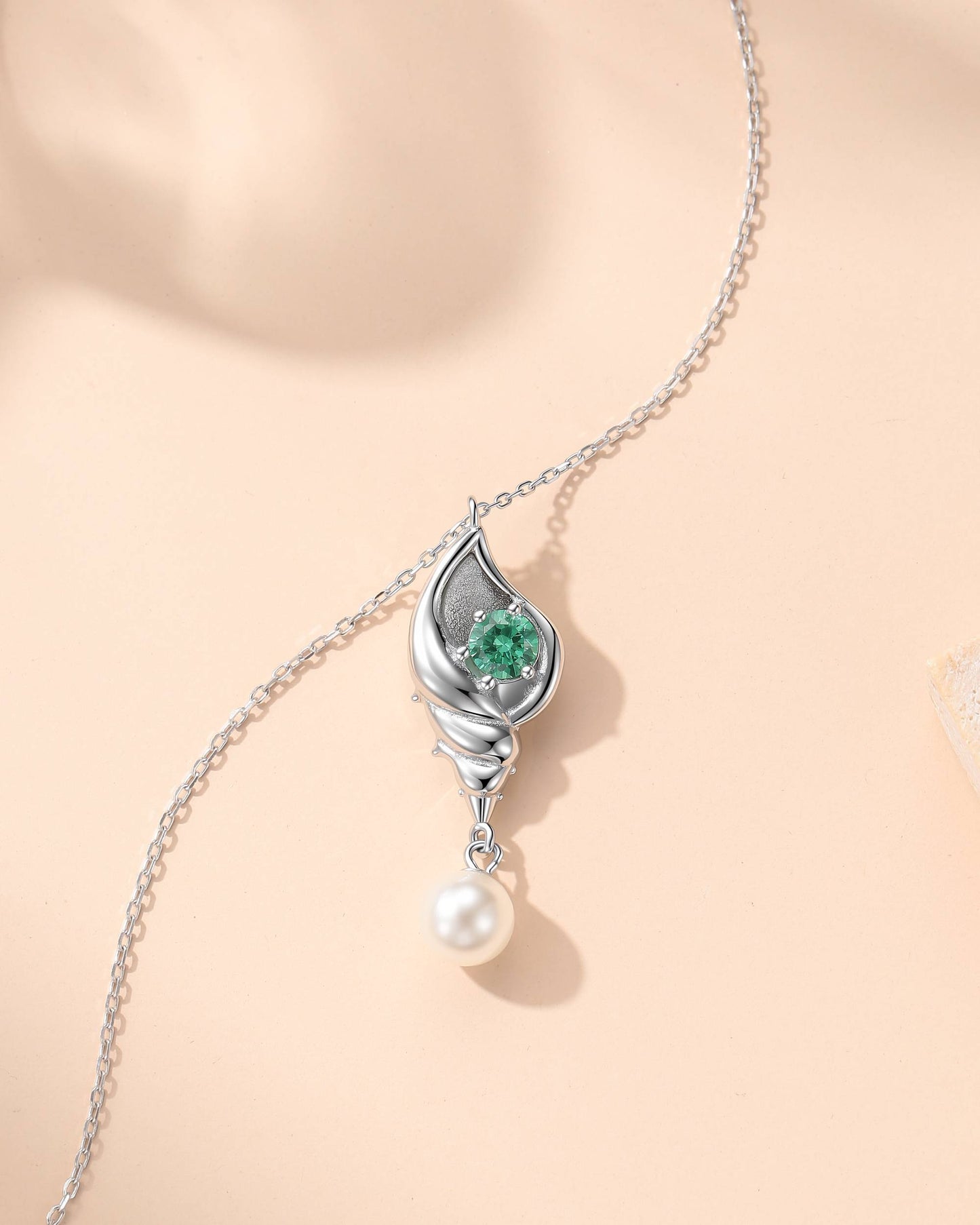 Conch Necklace – Whisper of the Ocean