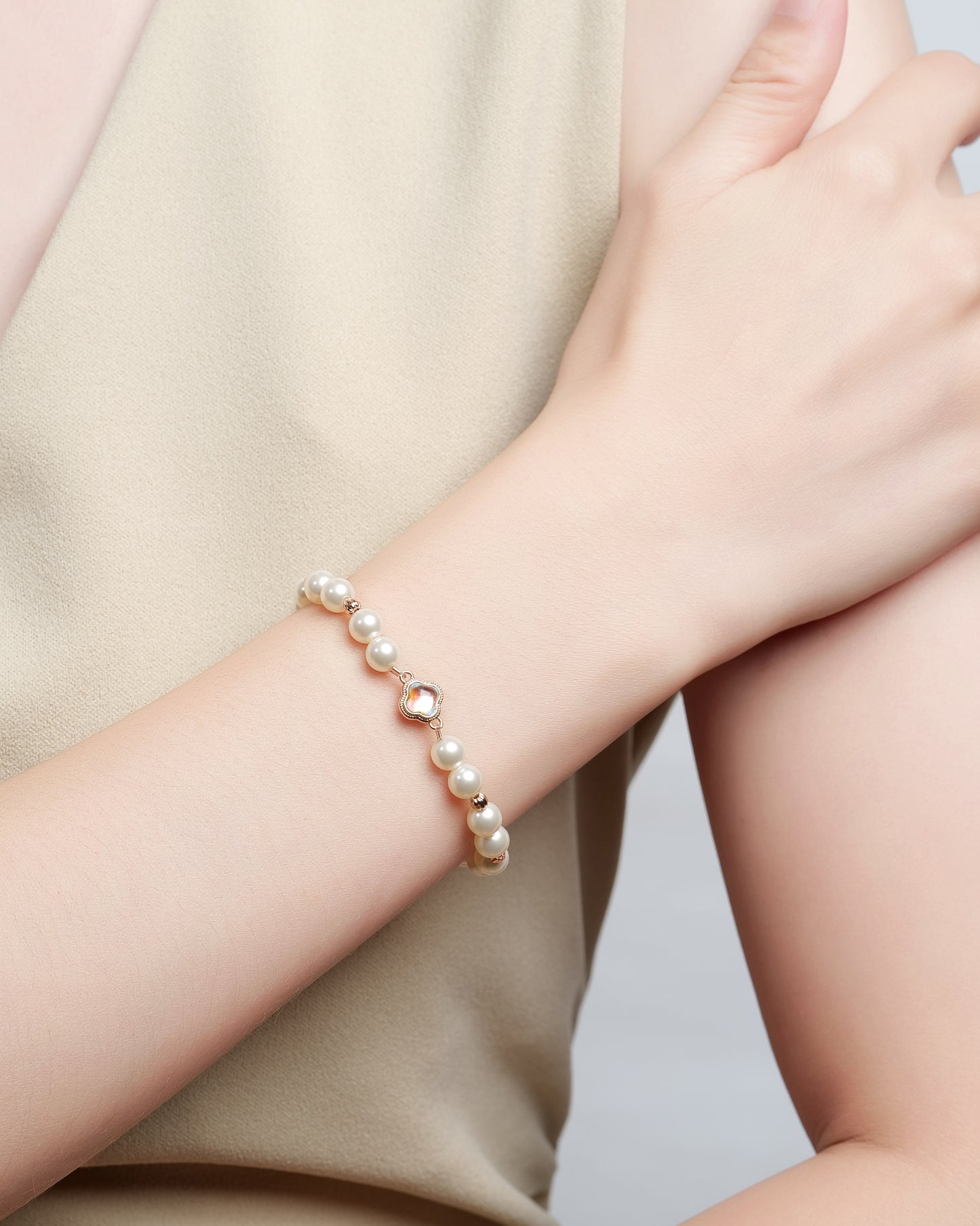 French Clover Pearl Bracelet